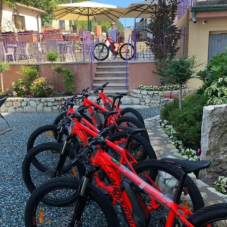 Hotel Corona Spiazzi Di Caprino