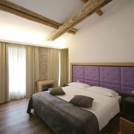 Hotel Corona 4*