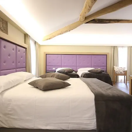 Hotel Corona 4*
