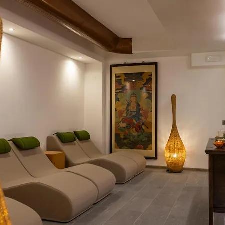 מלון Hotel Corona