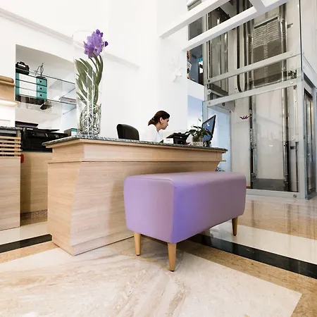 Hotell Hotel Corona
