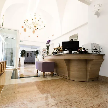 Hotel Corona 4*