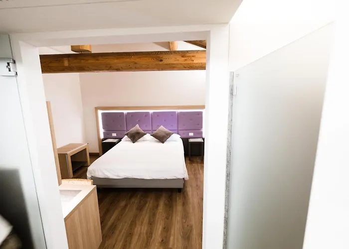 Hotel Corona Hotel